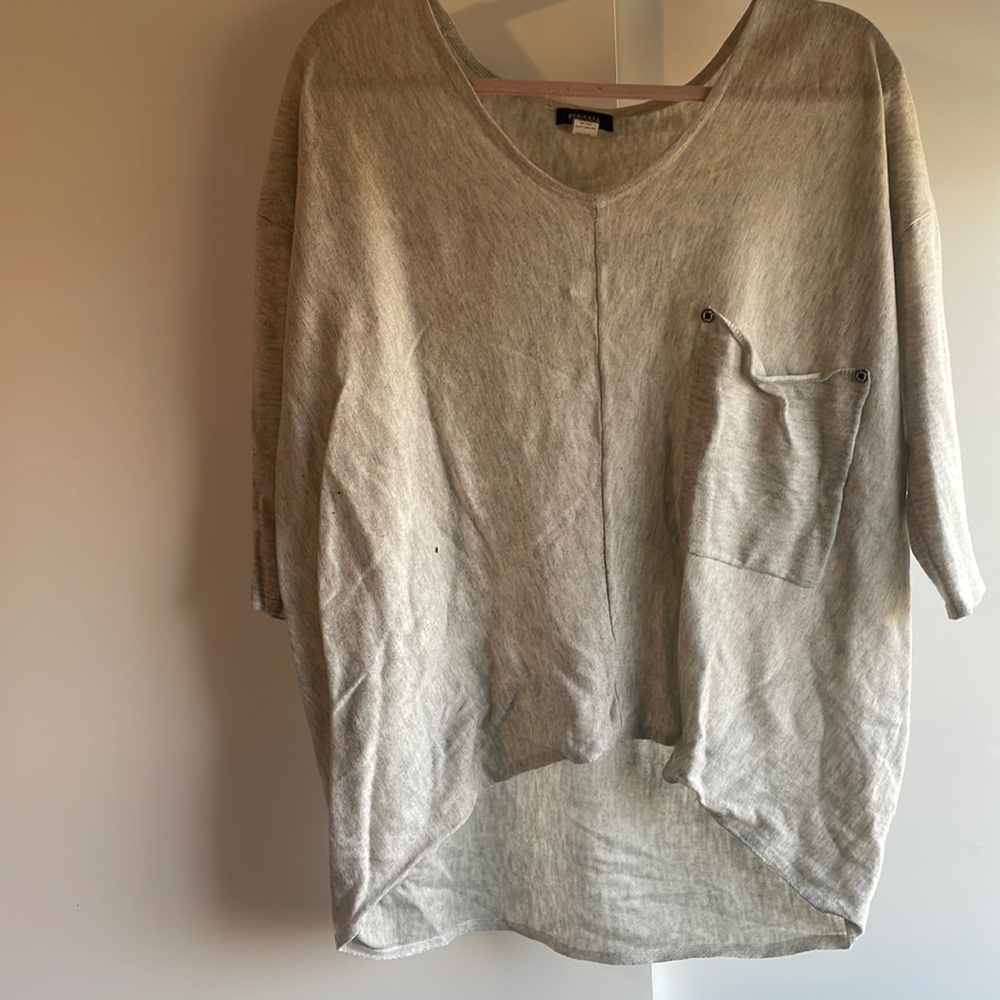 Grey fun pocket short sleeve top
